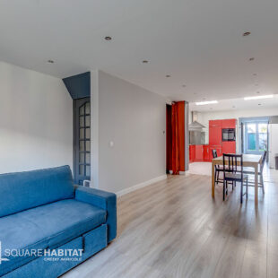 Charmante maison de ville de 80m² avec jardin.