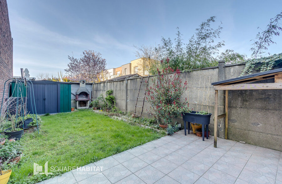 Charmante maison de ville de 80m² avec jardin.