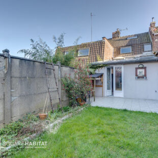 Charmante maison de ville de 80m² avec jardin.