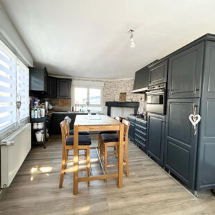 Maison semi individuelle 3 chambres jardin garage  Sous compromis 