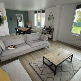 Maison Lille-Lomme Bourg – Maison 85m2 utiles semi-individuelle 2 ch, double garage, 130m2 jardin  Sous compromis 