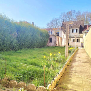 Maison 3 chambres 1 bureau jardin