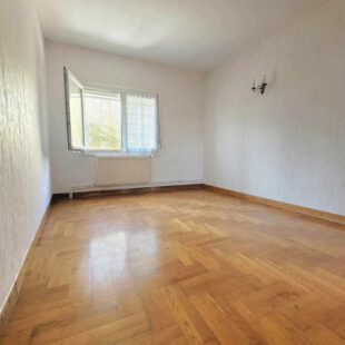 Maison 3 chambres 1 bureau jardin