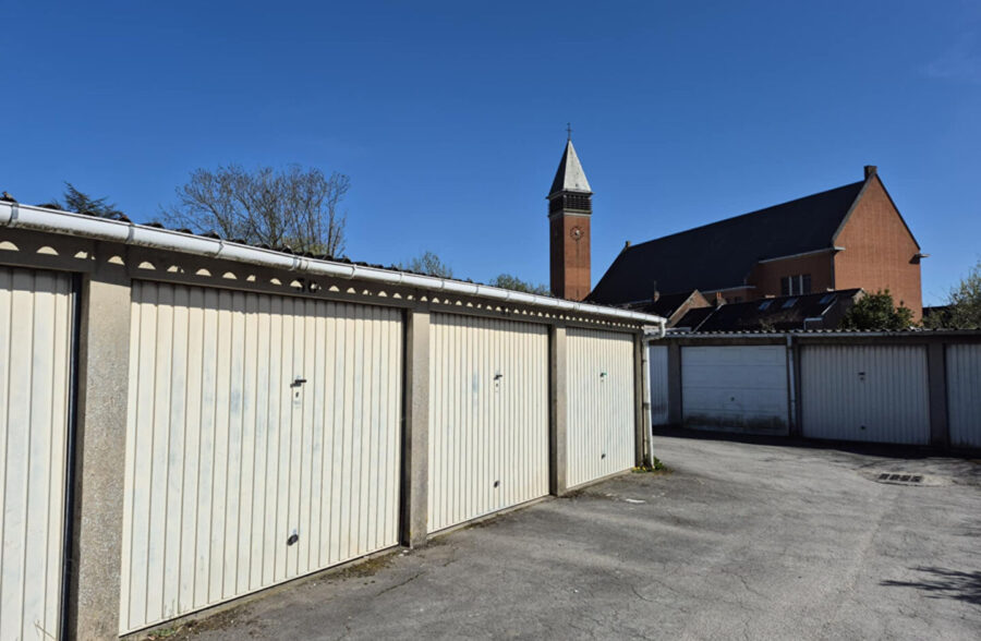 Lot de 5 garages à Hazebrouck  Sous compromis 