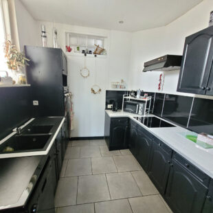 Maison semi-individuelle à Corbehem, 2 chambres, dressing et jardin