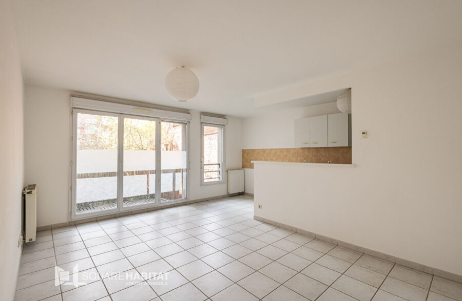 EXCLUSIVITE: LILLE WAZEMMES/GAMBETTA: Type 3 traversant balcon et parking