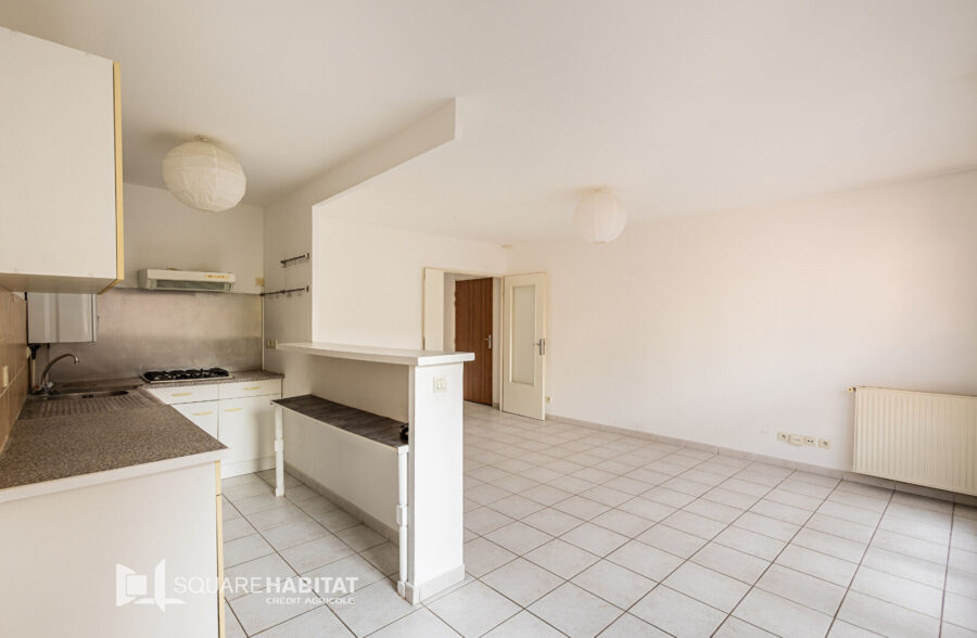 EXCLUSIVITE: LILLE WAZEMMES/GAMBETTA: Type 3 traversant balcon et parking