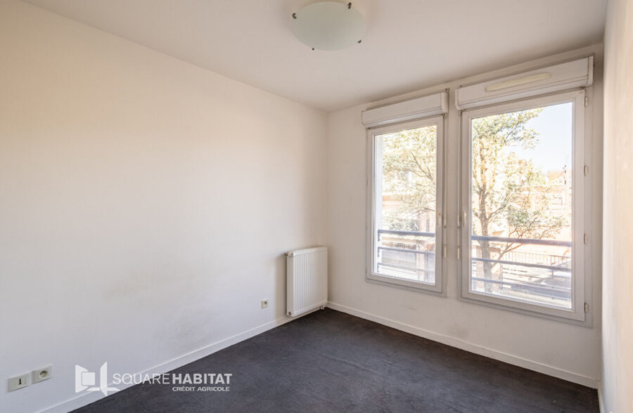EXCLUSIVITE: LILLE WAZEMMES/GAMBETTA: Type 3 traversant balcon et parking