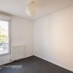 EXCLUSIVITE: LILLE WAZEMMES/GAMBETTA: Type 3 traversant balcon et parking