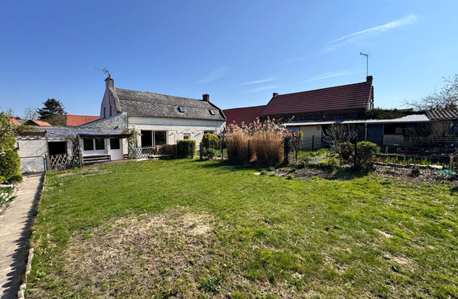 Maison individuelle ,3 chambres, jardin et Garage