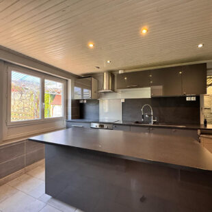 Maison individuelle ,3 chambres, jardin et Garage