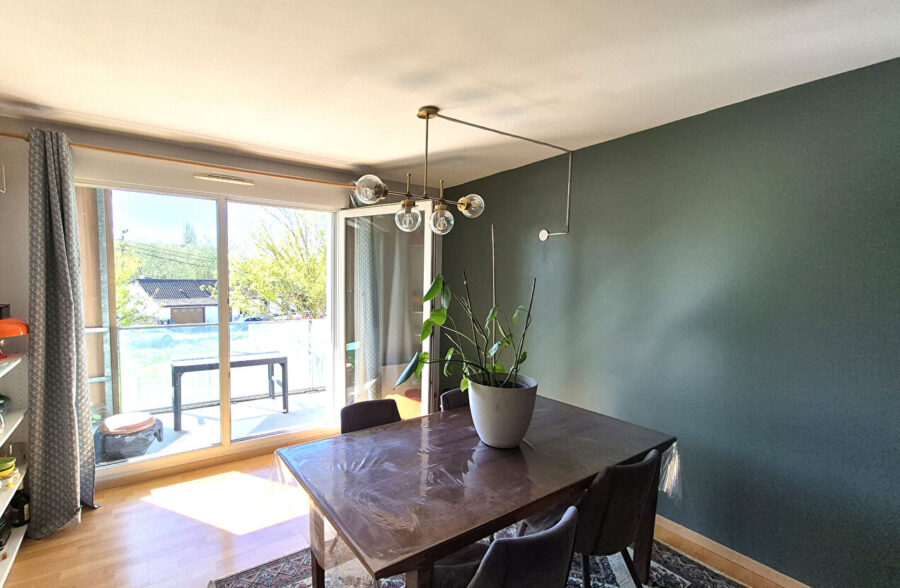 appartement 2 chambres avec parking privatif et terrasse