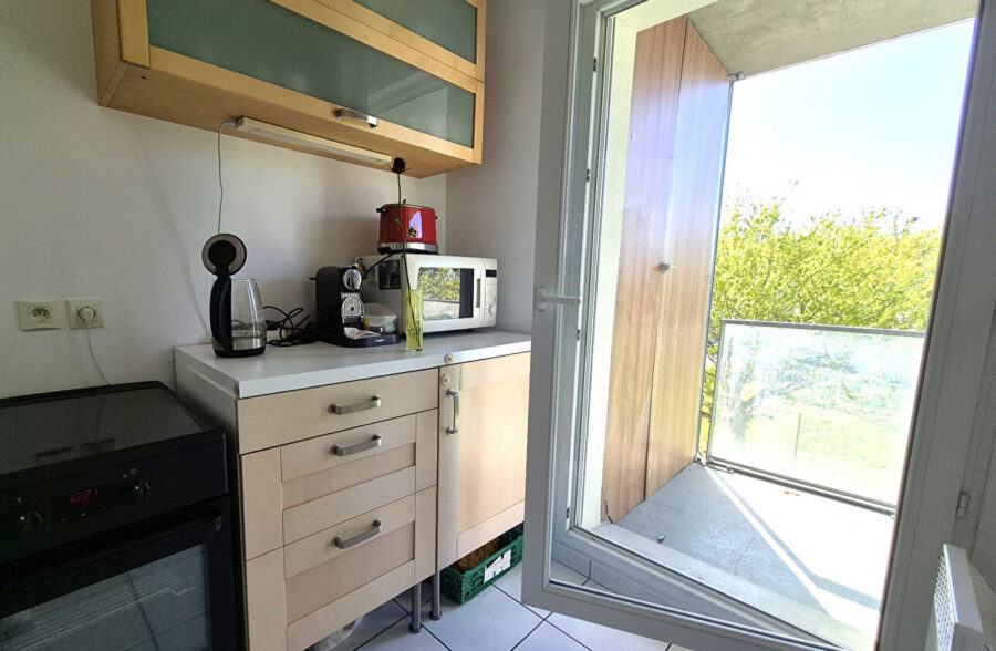 appartement 2 chambres avec parking privatif et terrasse