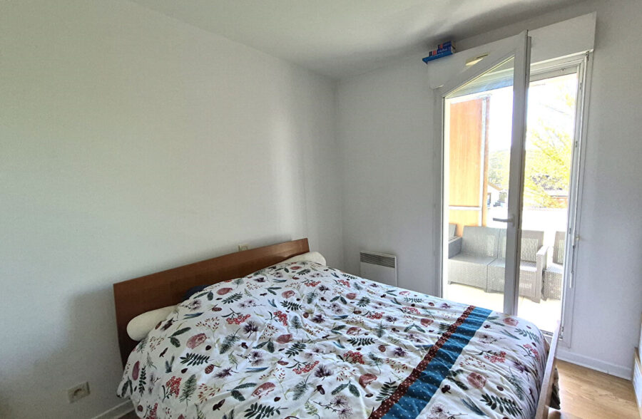 appartement 2 chambres avec parking privatif et terrasse