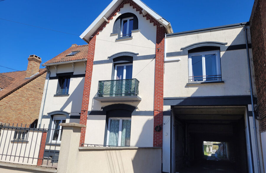 IMMEUBLE DE RAPPORT à ANNAY