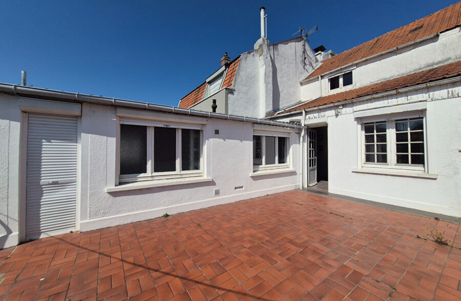 MAISON LUMINEUSE SEMI INDIVIDUELLE