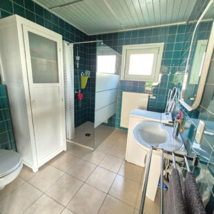 GROFFLIERS , Chalet 2 chambres , habitable de plain pied avec piscine chauffée !!