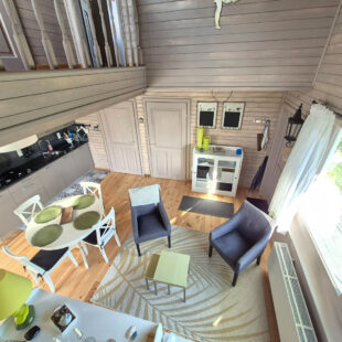 GROFFLIERS , Chalet 2 chambres , habitable de plain pied avec piscine chauffée !!