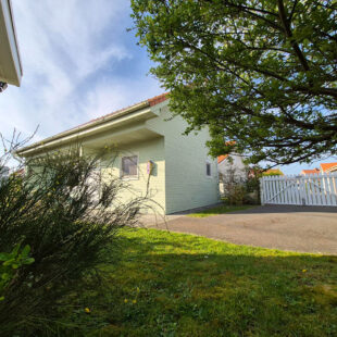 GROFFLIERS , Chalet 2 chambres , habitable de plain pied avec piscine chauffée !!