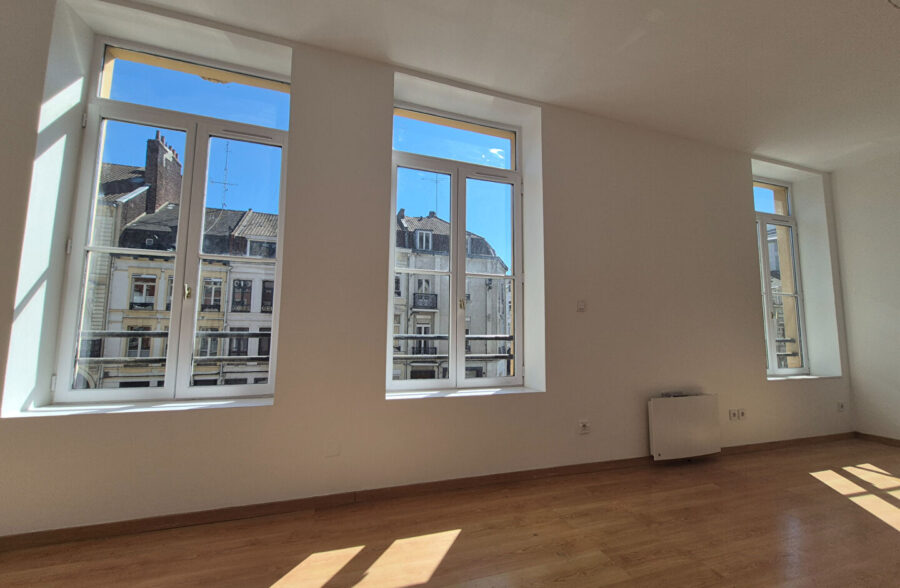 LILLE NATIONALE / HYPERCENTRE : JOLI T2 LUMINEUX – IDEAL ETUDIANT / INVESTISSEUR / PREMIER ACHAT