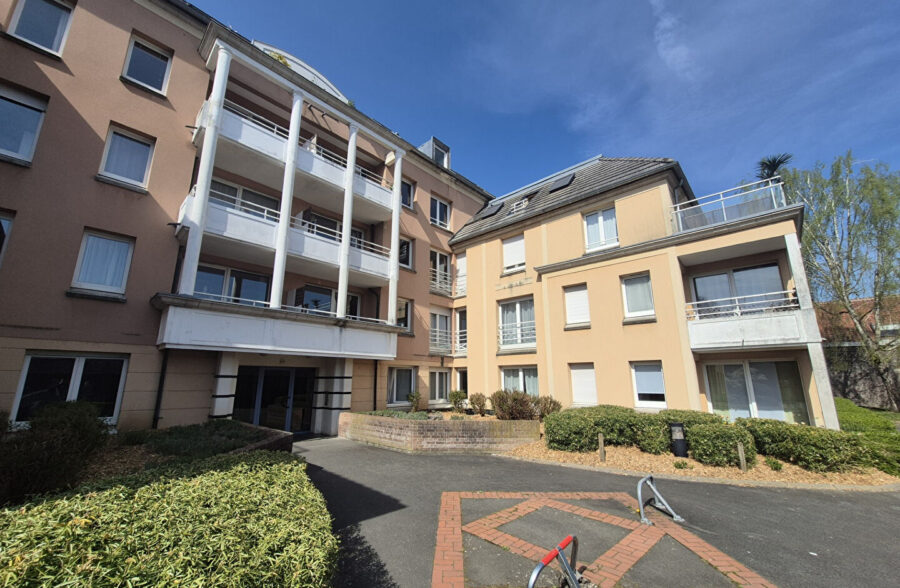 BUISSON TYPE 2 AVEC BALCON PARKING ET CAVE VENDU LOUE