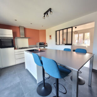 Maison 4 Chambres + Garage  Sous compromis 