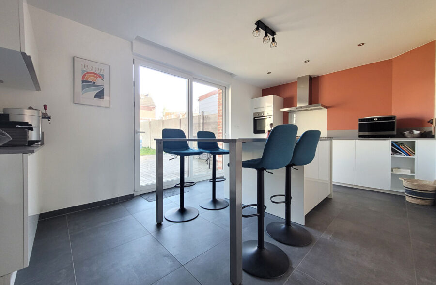 Maison 4 Chambres + Garage  Sous compromis 