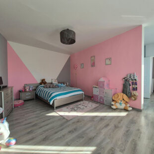 Spacieuse maison semi-individuelle