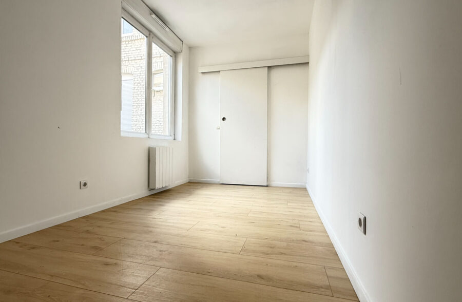 EXCLUSIVITE : APPARTEMENT EN DUPLEX AVEC CAVE  PROCHE METRO