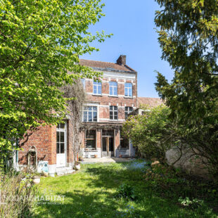 MAISON DE MAITRE A RESTAURER EN CENTRE VILLE