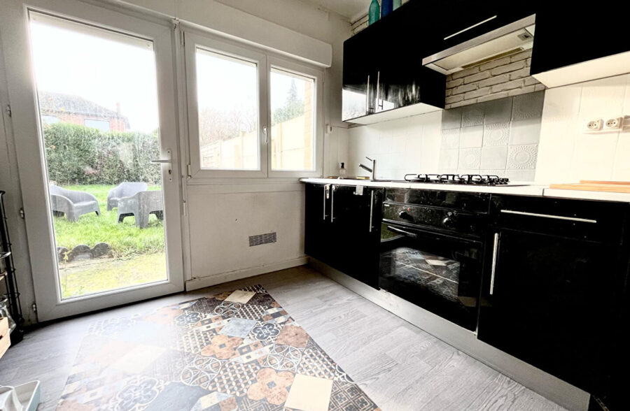 Maison de lotissement semi individuelle