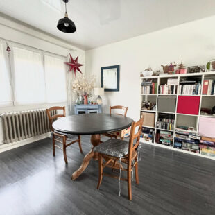 Maison de lotissement semi individuelle