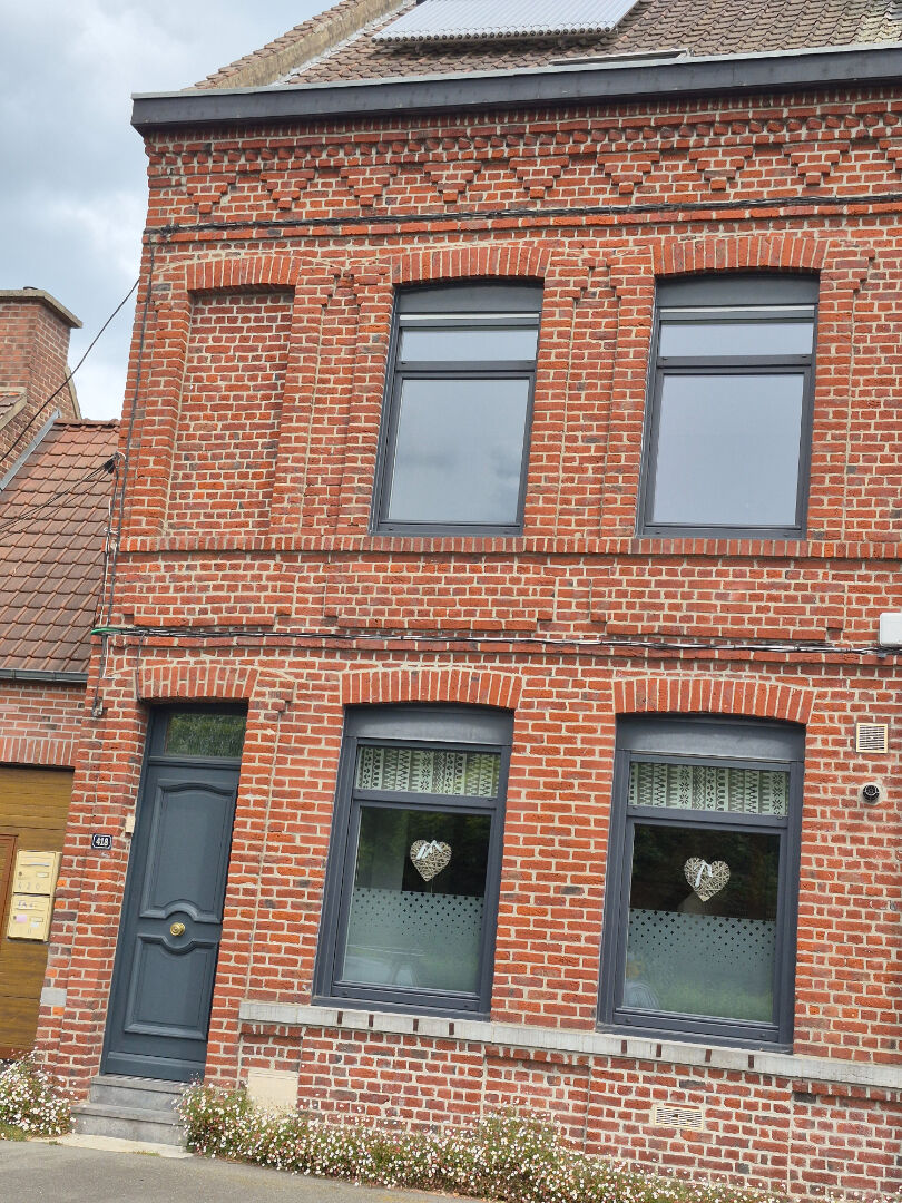 Maison Bourgeoise Saint Andre Lez Lille, large façade, 5 chambres, jardin , cave, parking très facile.