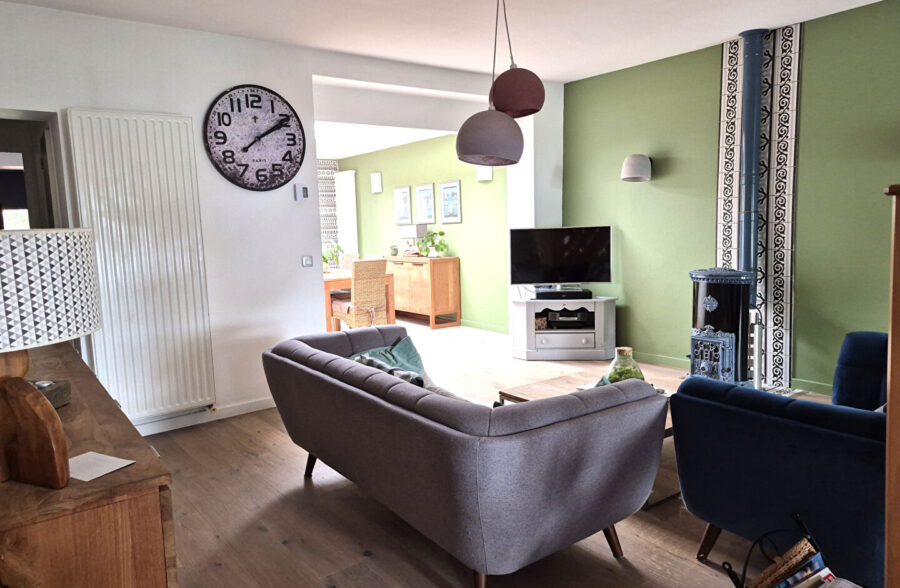 Maison Bourgeoise Saint Andre Lez Lille, large façade, 5 chambres, jardin , cave, parking très facile.