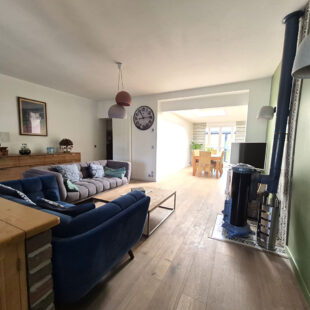 Maison Bourgeoise Saint Andre Lez Lille, large façade, 5 chambres, jardin , cave, parking très facile.