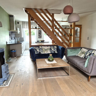 Maison Bourgeoise Saint Andre Lez Lille, large façade, 5 chambres, jardin , cave, parking très facile.