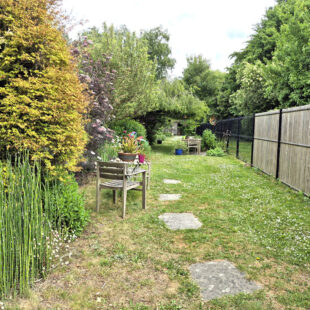 Maison Bourgeoise Saint Andre Lez Lille, large façade, 5 chambres, jardin , cave, parking très facile.