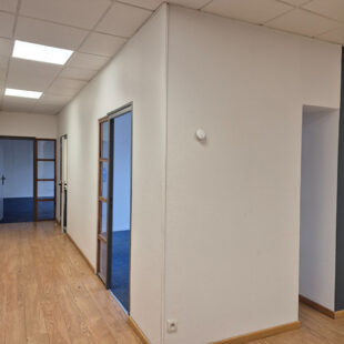 immeuble à usage mixte avec local commercial et habitation appartement T3  duplex loué