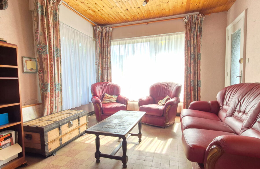Maison de bâtir avec extérieur