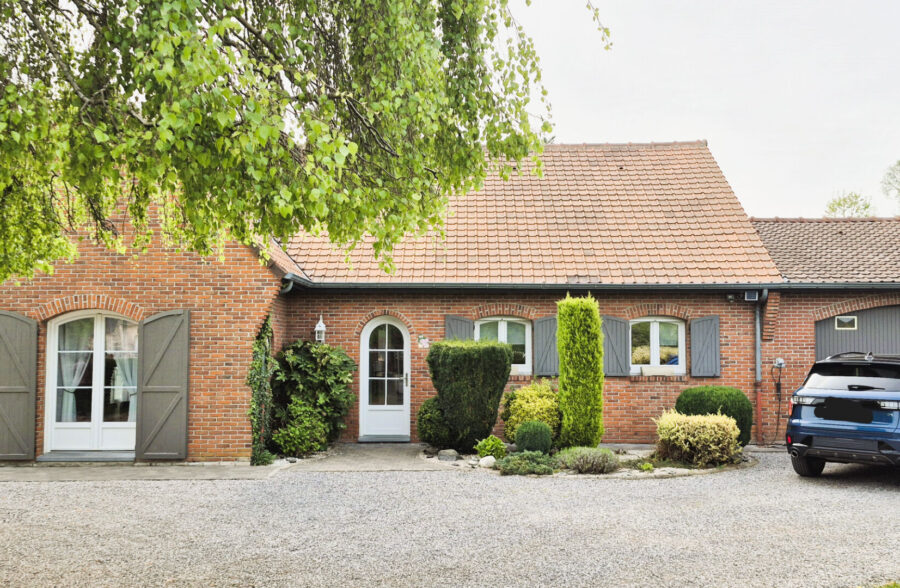 Maison Onnaing 4 pièce(s) 130 m2  Sous compromis 