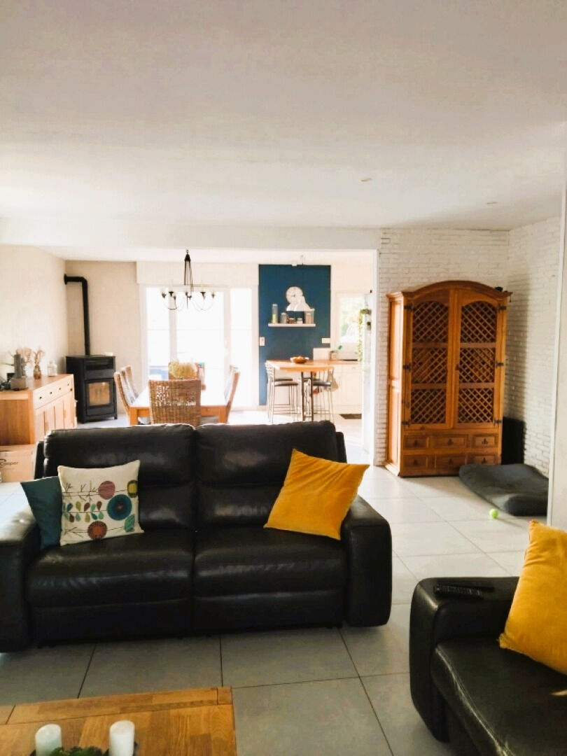 Maison Onnaing 4 pièce(s) 130 m2  Sous compromis 