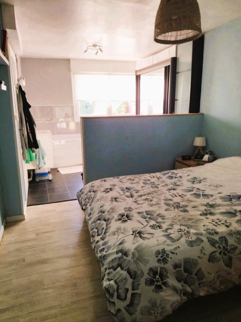 Maison Onnaing 4 pièce(s) 130 m2  Sous compromis 