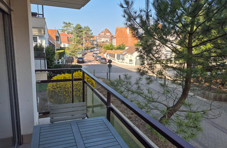 Studio avec balcon et parking dans le triangle d ‘or !