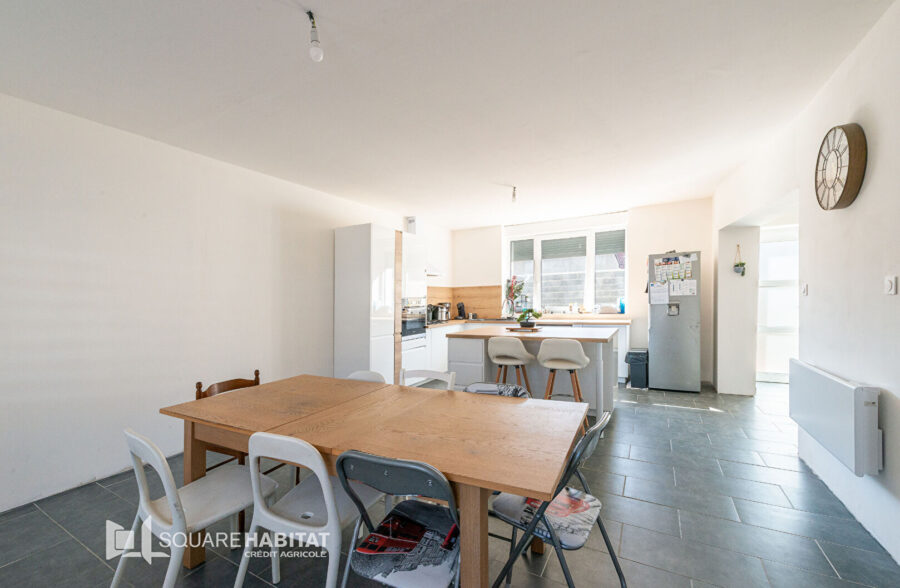 Maison rénovée 141m², 4 chambres, cour, cave