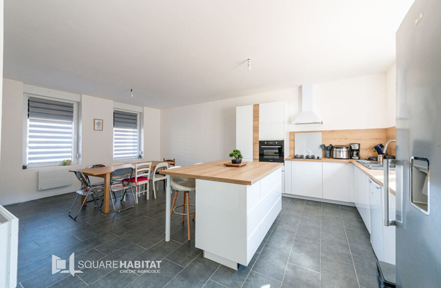 Maison rénovée 141m², 4 chambres, cour, cave