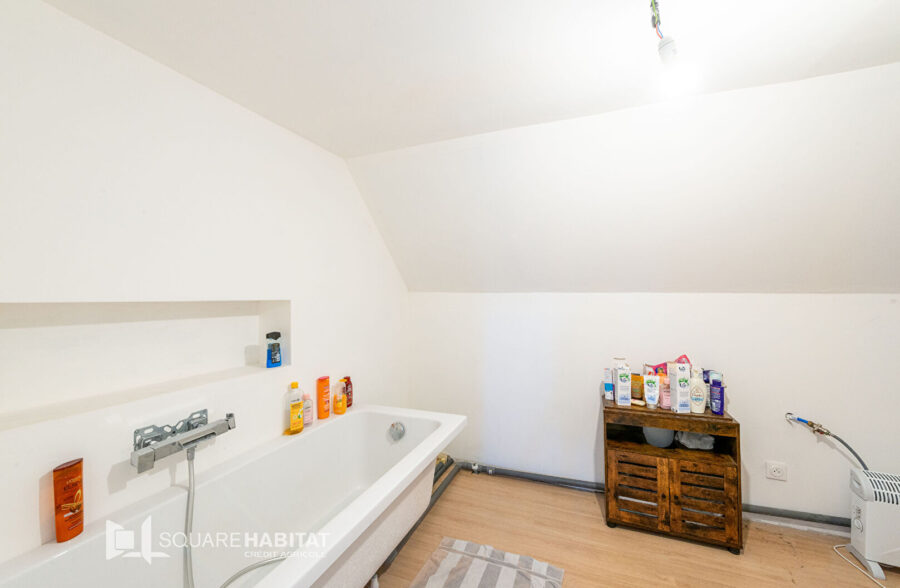 Maison rénovée 141m², 4 chambres, cour, cave