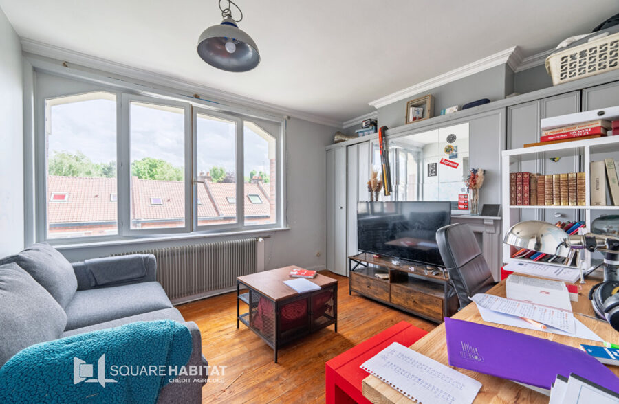 Proximité immédiate de la Deûle, belle maison des années 30 avec 4 chambres et magnifique jardin