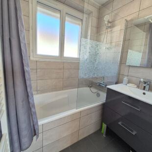 Lomme Métro Mitterie – Maison de 90m2 – 3 chambres – Garage – Jardin