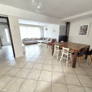 Maison Emmerin, 126 m² habitables, 5 chambres dont 1 au rez-de-chaussée, 1 bureau, jardin