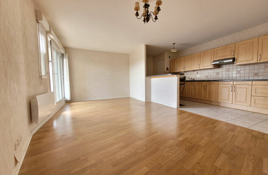 Appartement T3 avec 2 chambres, une terrasse, un garage, une cave